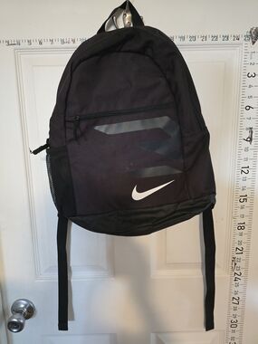 nike air backpack obsidian USA Stadium - Dark Obsidian/White/Speed Red/Black - Backpack Detachable mini bag allows you to keep small items organised. Nike Elemental Backpack Obsidian/ Black/